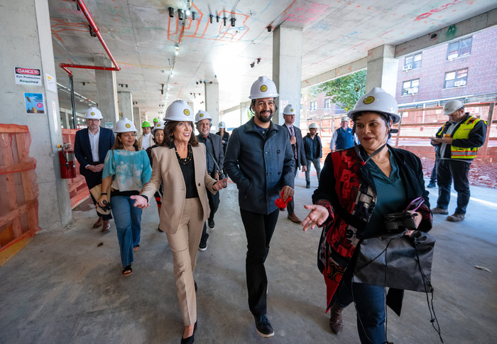 Photos & Video: Governor Kathy Hochul, Lin-Manuel Miranda & More Celebrate Groundbreaking for The People's Theatre: Centro Cultural Inmigrante 