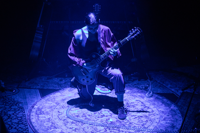 Photos: First Look At MANIC STREET CREATURE By Maimuna Memon at Southwark Playhouse Borough Image