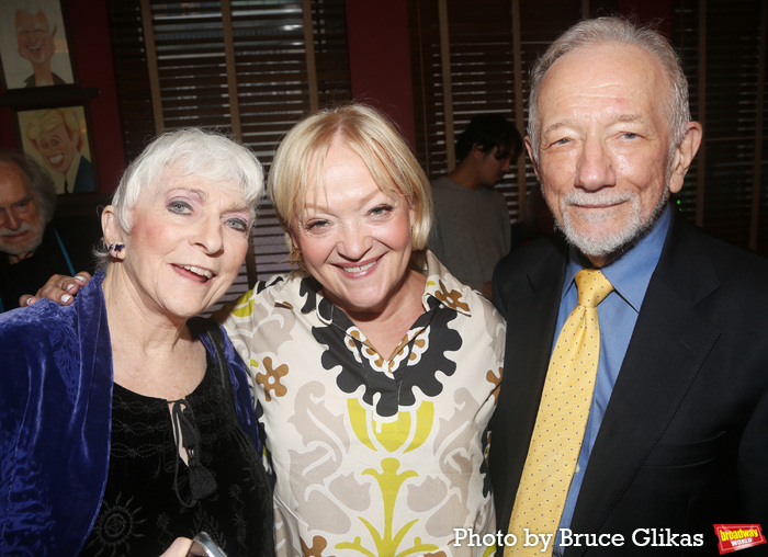 Photos: Orchestrator Jonathan Tunick Receives Caricature at Sardi's Image