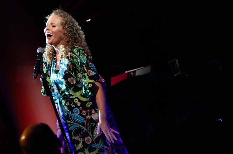 Review: Marissa Mulder Feels Everything During GIRL TALK at Chelsea Table + Stage Image