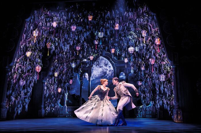Photos: Check Out All New Photos From FROZEN in London Image