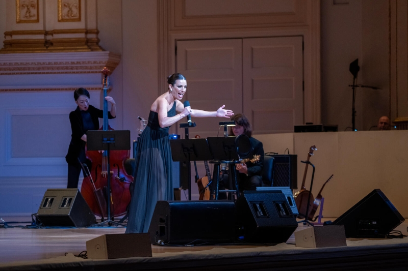 Review: LEA MICHELE Makes a Landmark Debut at Carnegie Hall Image
