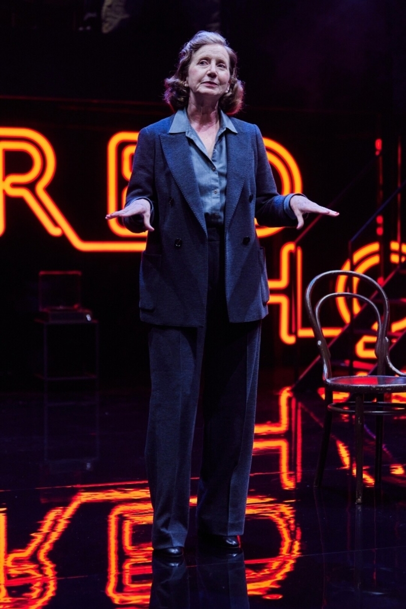 Review: A VIEW FROM THE BRIDGE, Rose Theatre Image