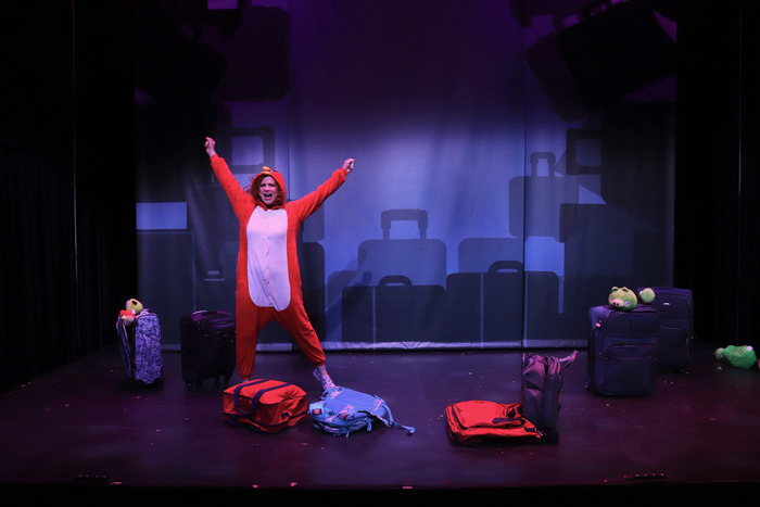 Photos: First Look At BAGGAGE AT THE DOOR At AMT Theater Image