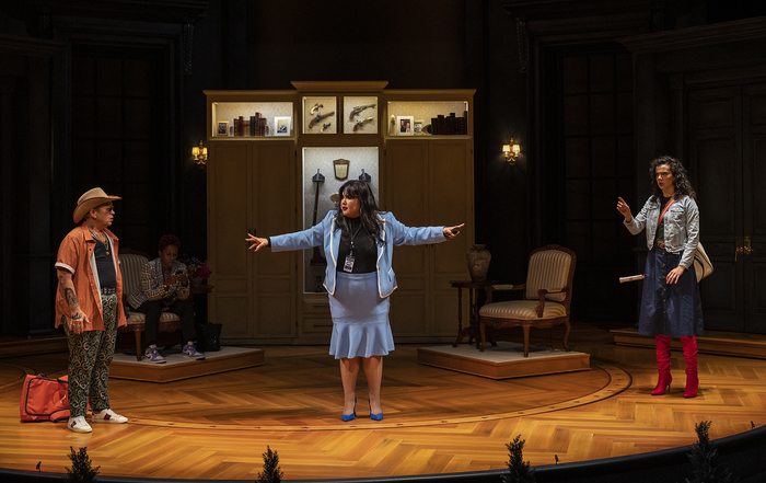 Photos: First Look at POTUS at Steppenwolf Theatre Image