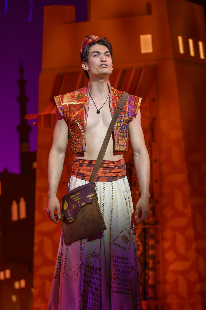 Photos: First Look at the First UK and Ireland Tour of Disney's ALADDIN 
