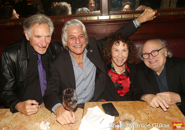 Judd Hirsch, Tony Danza, Rhea Perlman and Danny DeVito  Photo