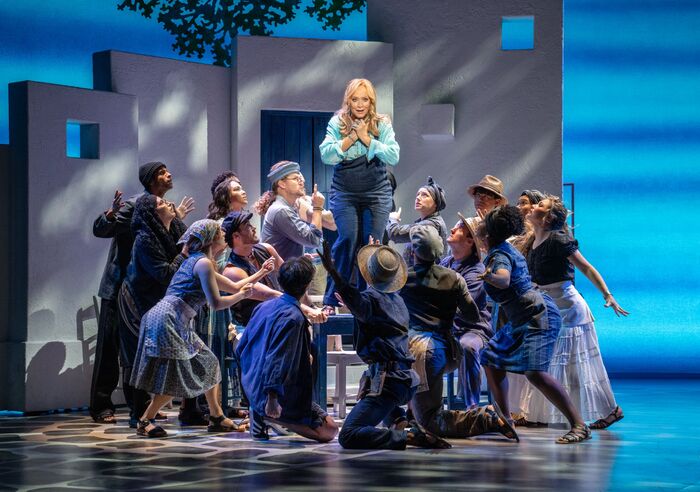 Photos: Exclusive First Look at the 25th Anniversary Tour of MAMMA MIA! Image