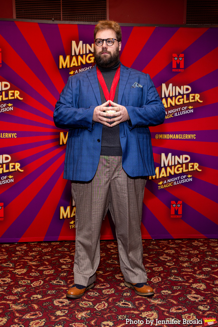 Photos: MIND MANGLER Company Is Getting Ready to Hit the Stage Image