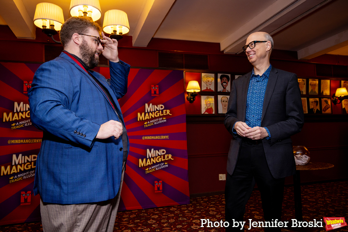 Photos: MIND MANGLER Company Is Getting Ready to Hit the Stage Image