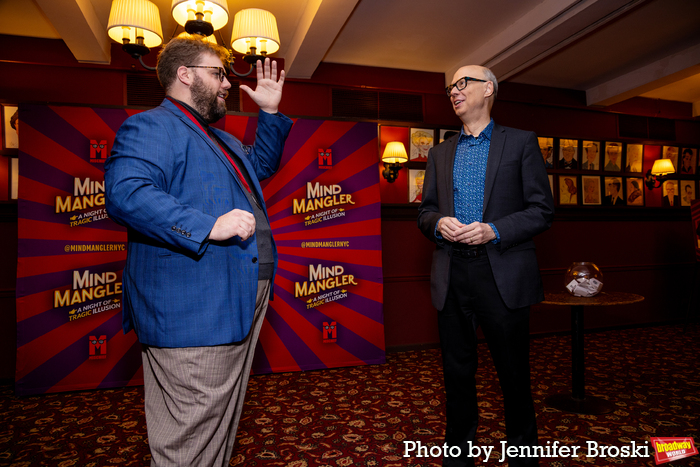 Photos: MIND MANGLER Company Is Getting Ready to Hit the Stage Image