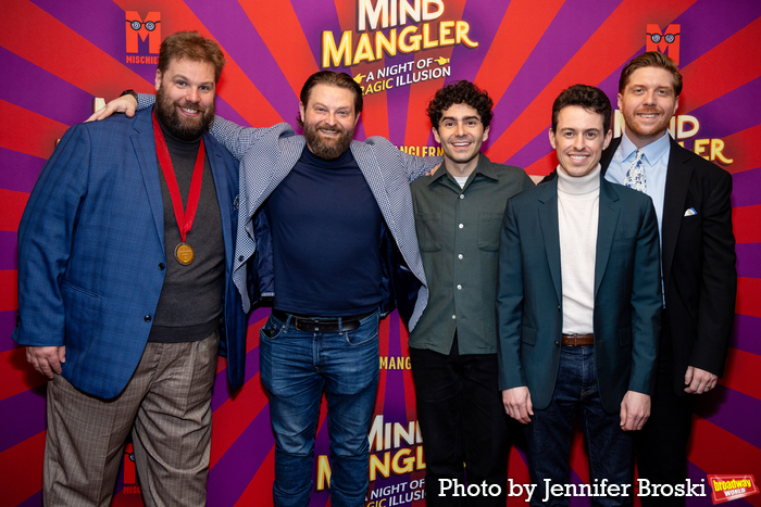 Photos: MIND MANGLER Company Is Getting Ready to Hit the Stage Image