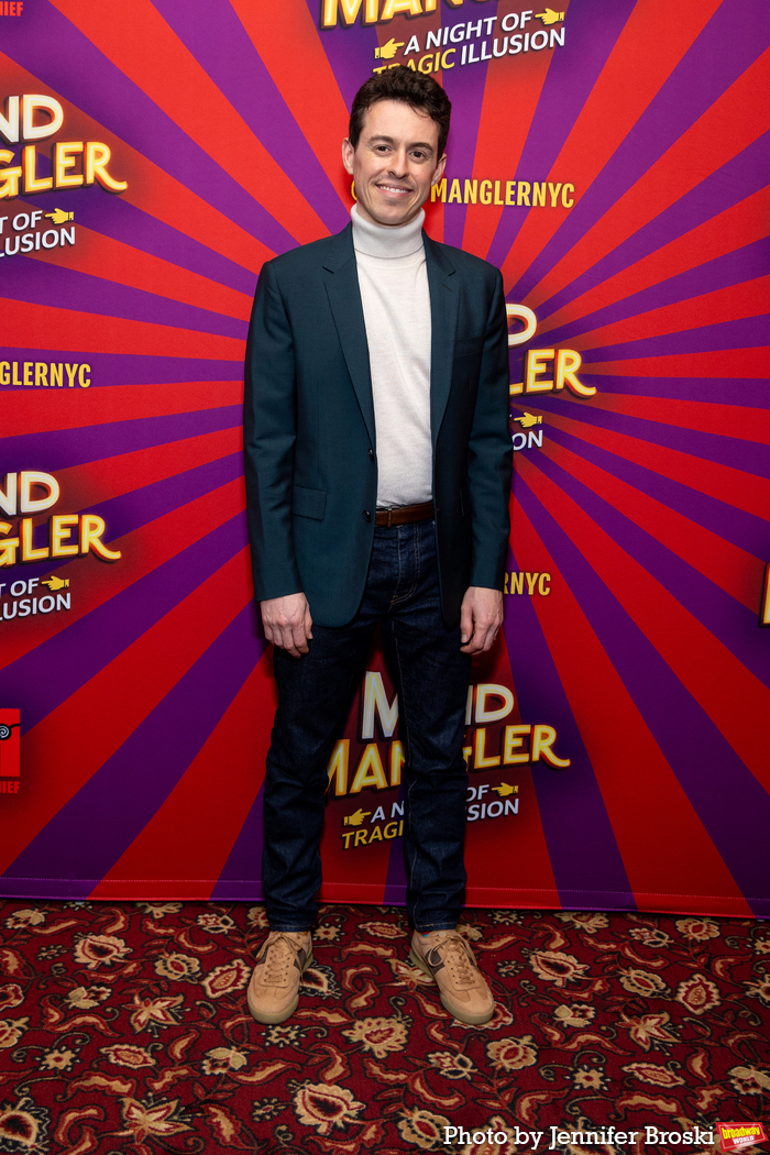 Photos: MIND MANGLER Company Is Getting Ready to Hit the Stage Image