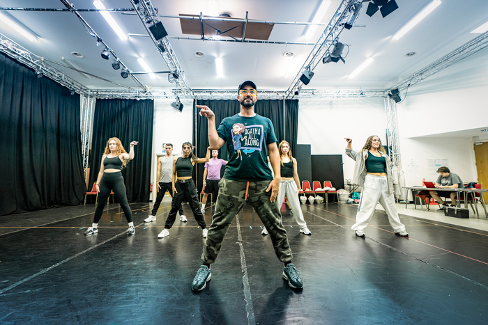Photos: Inside Rehearsal For ALADDIN Pantomime at Hackney Empire 