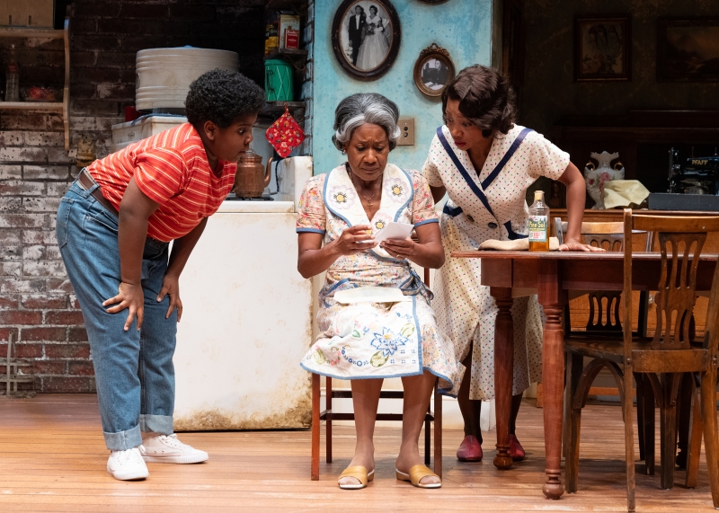 Review: Superb A RAISIN IN THE SUN Moves In at South Coast Repertory 