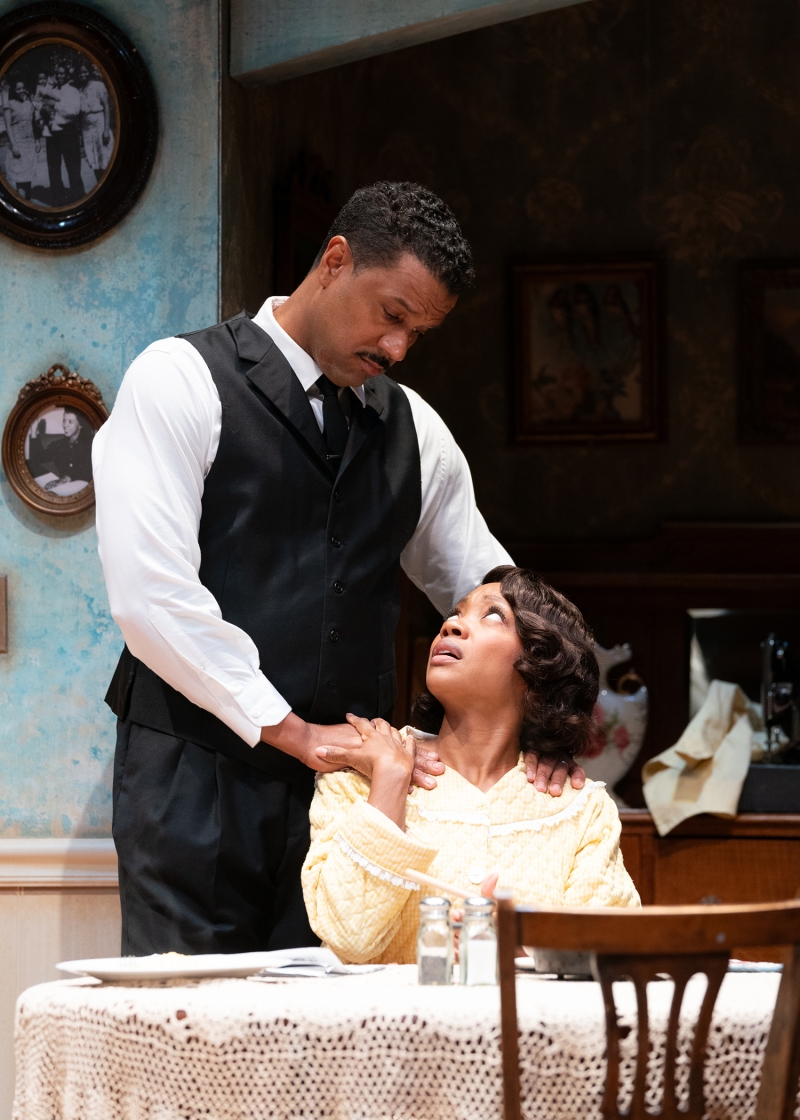 Review: Superb A RAISIN IN THE SUN Moves In at South Coast Repertory Image