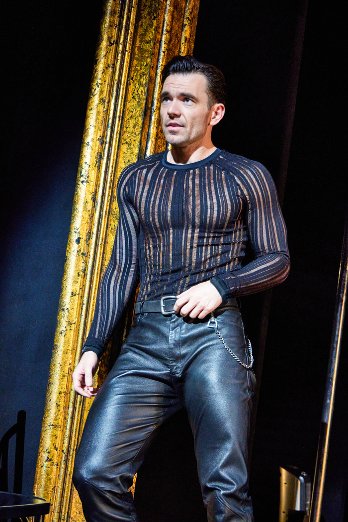 Photos: First Look at Max von Essen and Max Clayton in CHICAGO on Broadway Image
