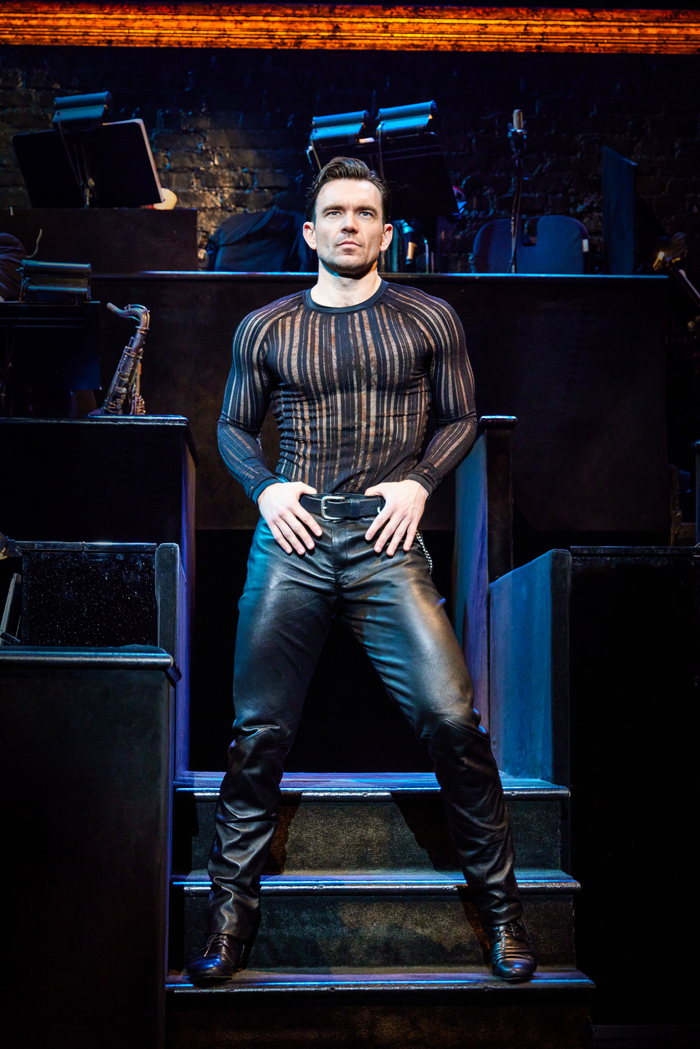 Photos: First Look at Max von Essen and Max Clayton in CHICAGO on Broadway Image