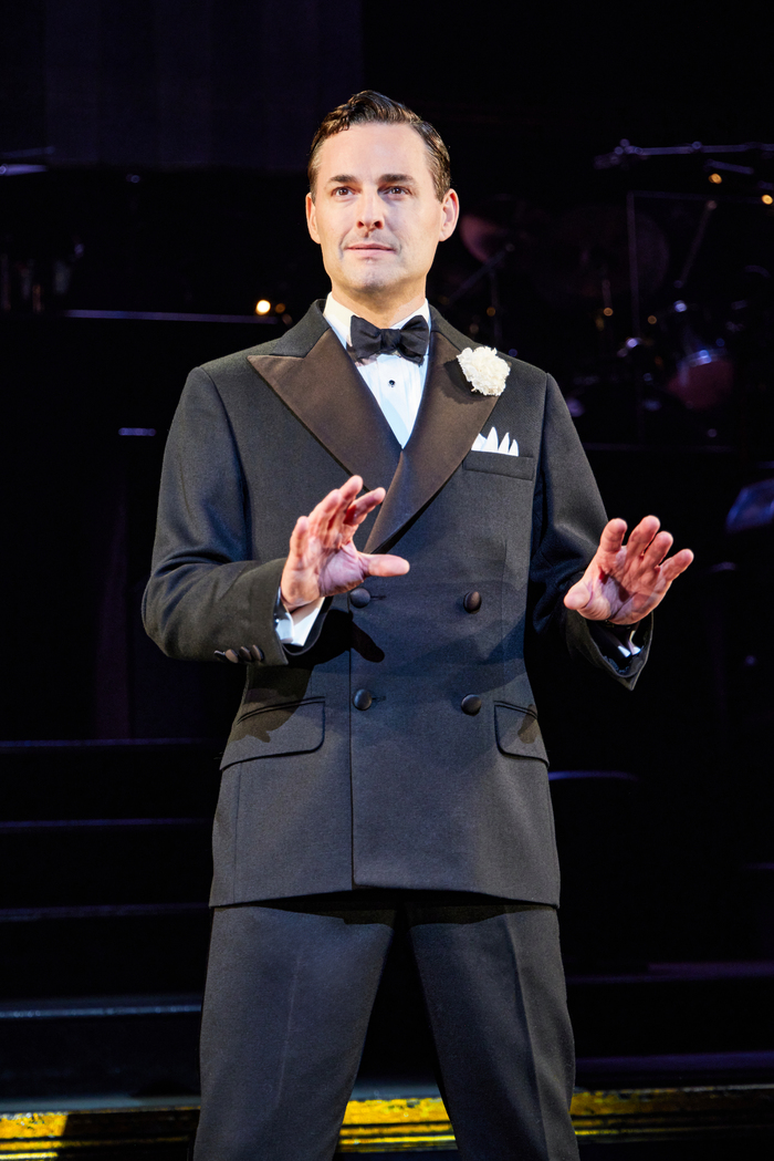 Photos: First Look at Max von Essen and Max Clayton in CHICAGO on Broadway Image