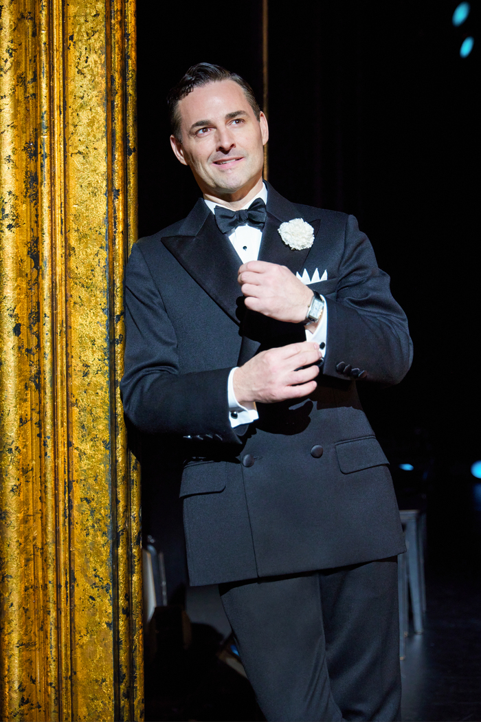 Photos: First Look at Max von Essen and Max Clayton in CHICAGO on Broadway Image