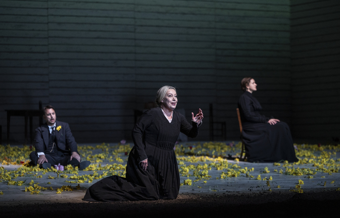 Photos: First Look at Janáček's JENŮFA at Lyric Opera of Chicago 