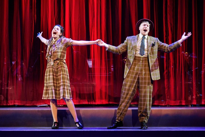 Photos: Get a First Look at National Yiddish Theatre Folksbiene's AMID FALLING WALLS Image