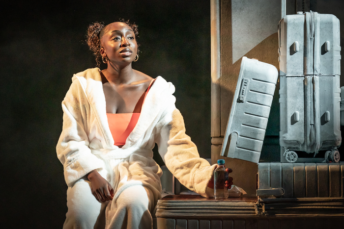 Photos: First Look at Dujonna Gift and Sam Tutty in TWO STRANGERS (CARRY A CAKE ACROSS NEW YORK) Image