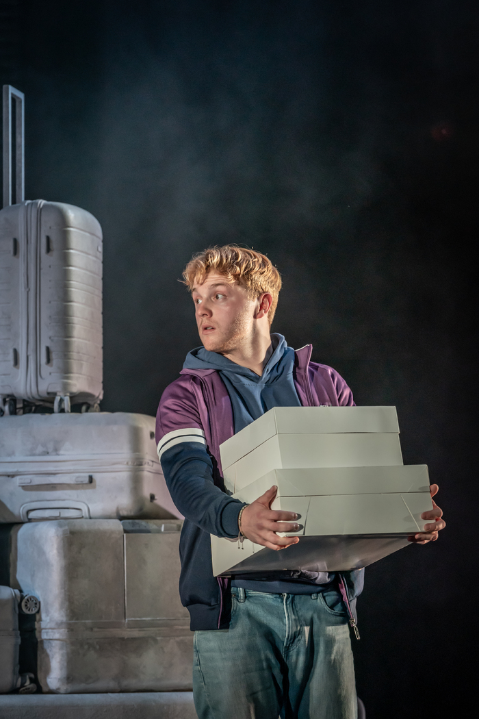 Photos: First Look at Dujonna Gift and Sam Tutty in TWO STRANGERS (CARRY A CAKE ACROSS NEW YORK) Image