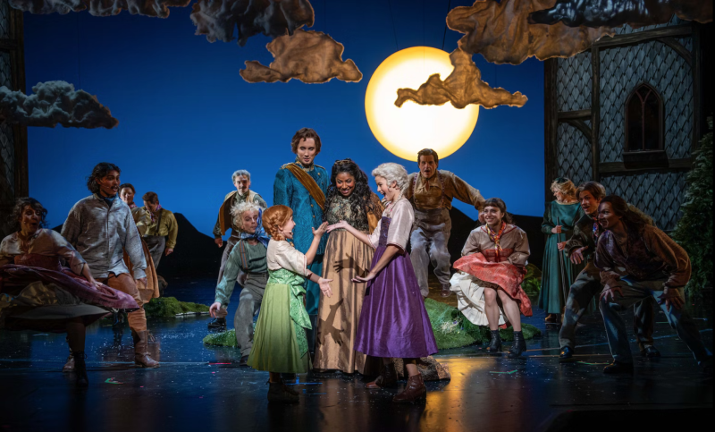 Review: FROZEN at Det Norske Teatret Image