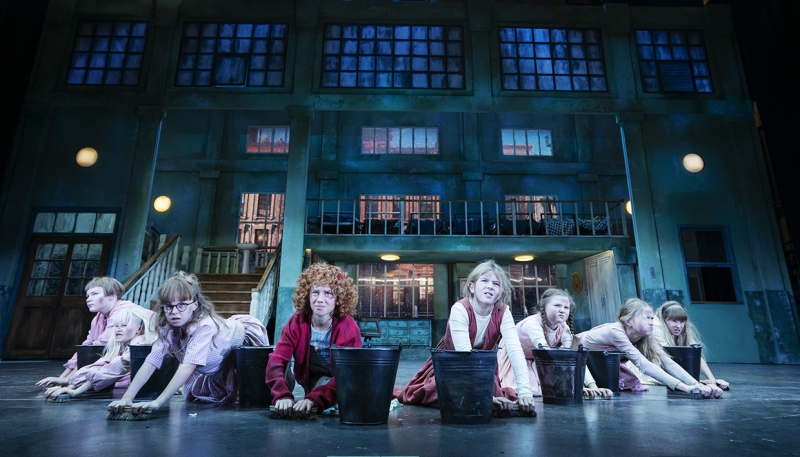 Review: ANNIE at Folketeatret Image