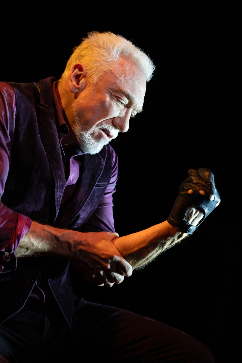 Patrick Page in ALL THE DEVILS ARE HERE Extends Through February 25; Plus New Photos! Image