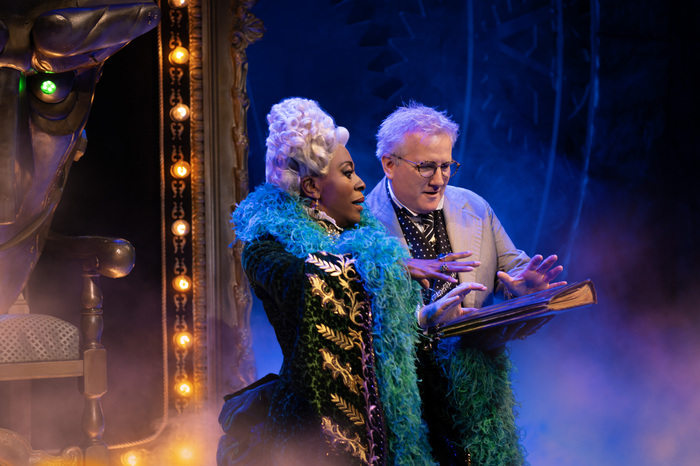 Photos: First Look at the New UK Tour Cast of WICKED Image