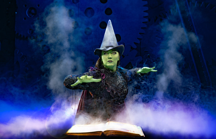 Photos: First Look at the New UK Tour Cast of WICKED Image