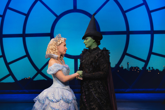 Photos: First Look at the New UK Tour Cast of WICKED Image