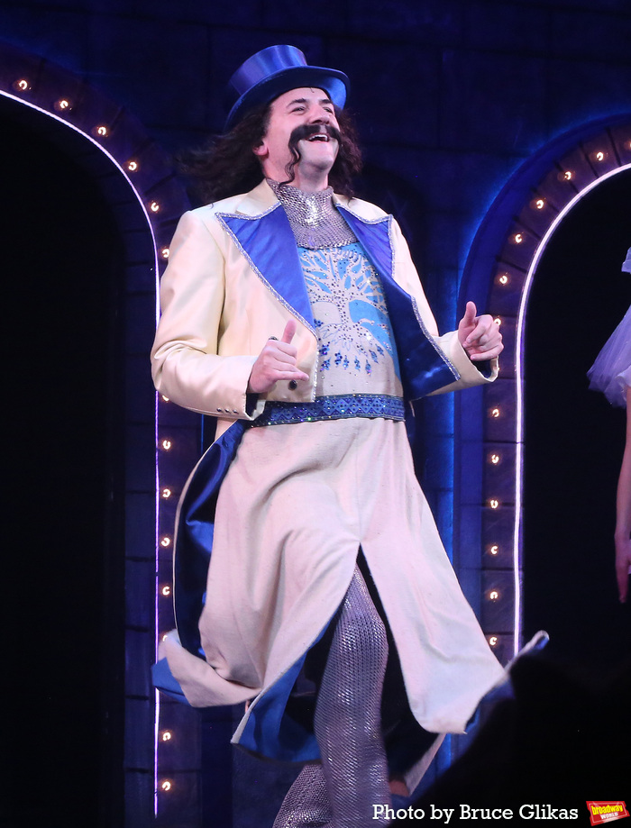 Photos: Get a Look at SPAMALOT Opening Night Bows! Image