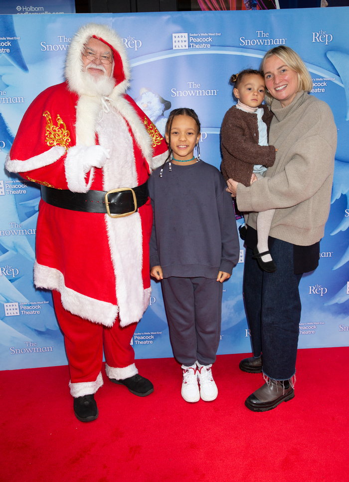 Photos: Stars Arrive at the Opening of THE SNOWMAN at the Peacock Theatre Image