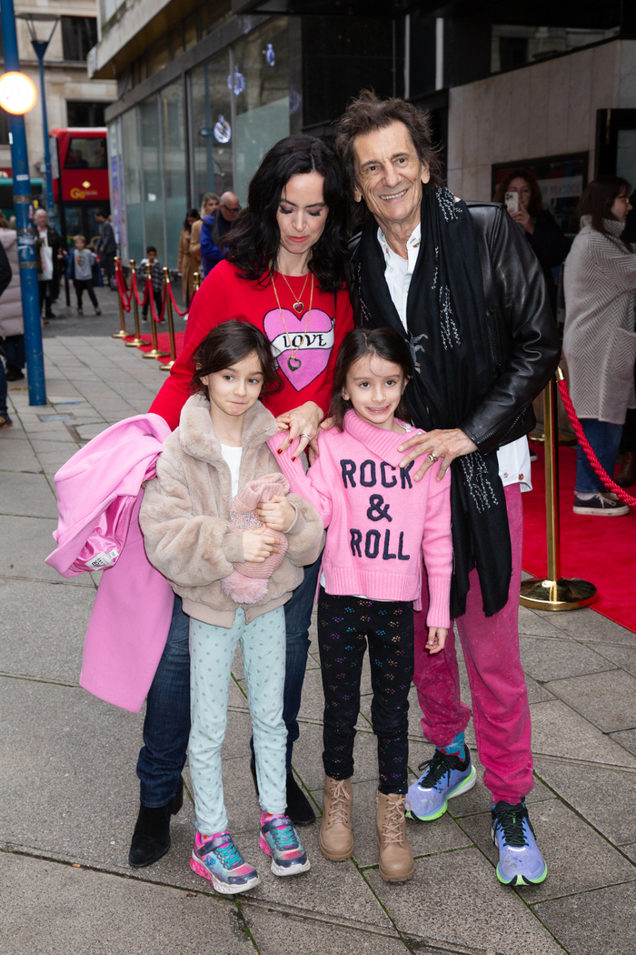 Sally Wood, Ronnie Wood & children Photo