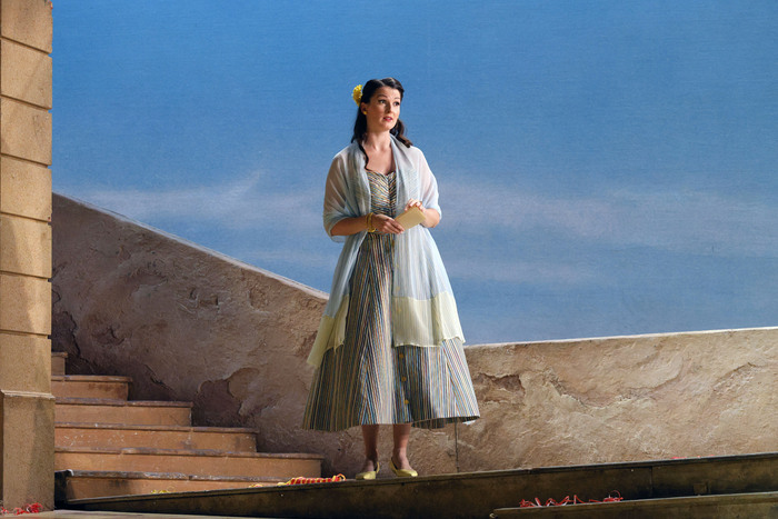 Photos: First Look at THE ELIXIR OF LOVE at San Francisco Opera Image