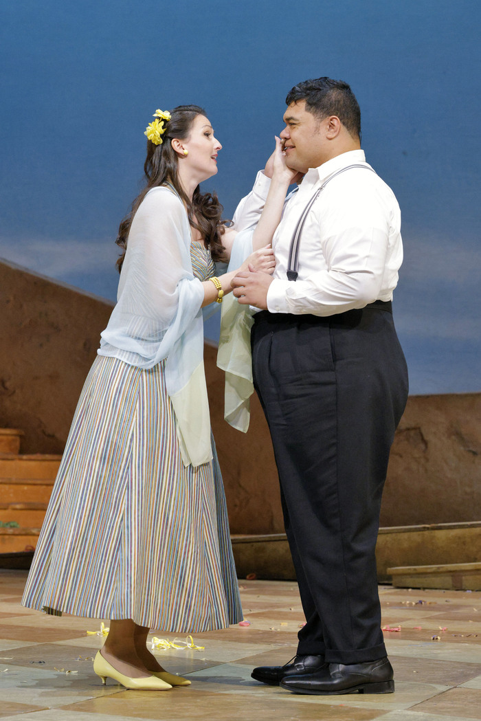 Photos: First Look at THE ELIXIR OF LOVE at San Francisco Opera Image
