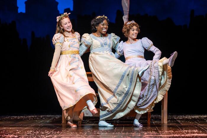 Photos: First Look at A CHRISTMAS CAROL at Ford's Theatre Image
