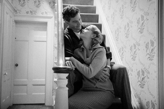 Photos: New Look at MAESTRO With Bradley Cooper & Carey Mulligan; In Theaters Now Before Netflix Release Image