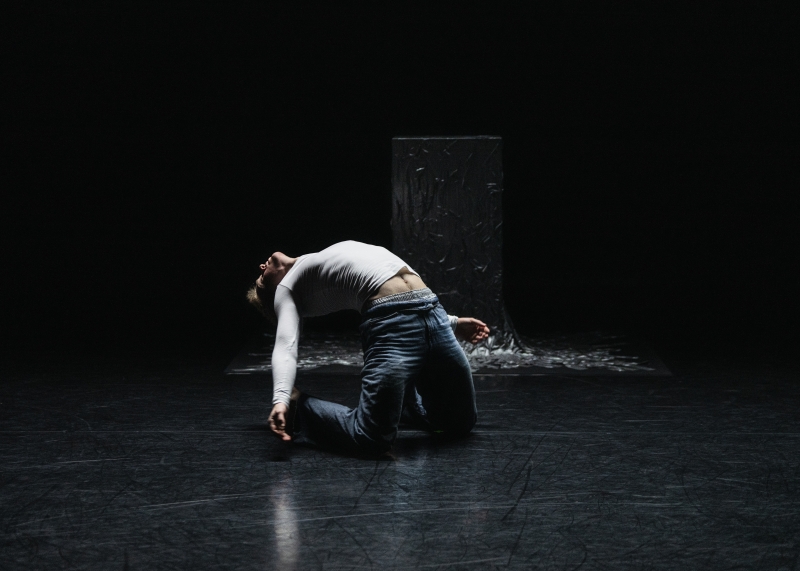 Review: YOUNG ASSOCIATES MIXED BILL, Sadler's Wells Image