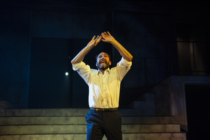 Photos: First Look at MACBETH Starring Ralph Fiennes and Indira Varma 
