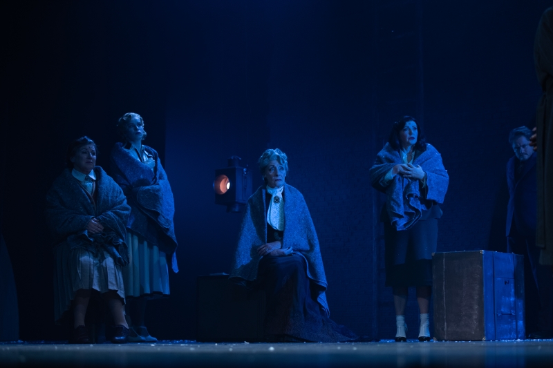 Review: AGATHA CHRISTIE'S MURDER ON THE ORIENT EXPRESS ⭐️⭐️⭐️⭐️ at Zaantheater Image