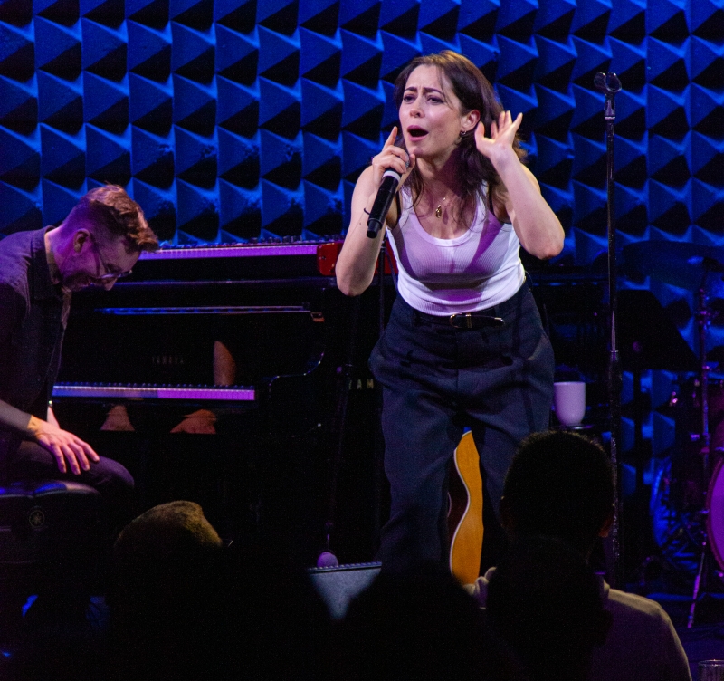 Review: CRISTIN MILIOTI An Oasis Of Coolness At Joe's Pub Image