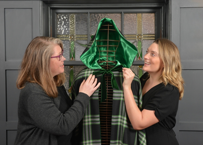 Local Kiltmakers Present 'Wicked' With Bespoke Tartan Cape For ST Andrews Day Image