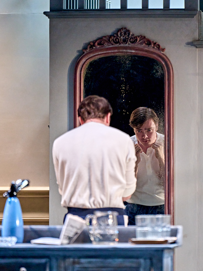 Photos: First Look at Jared Harris in Young Vic's THE HOMECOMING Image