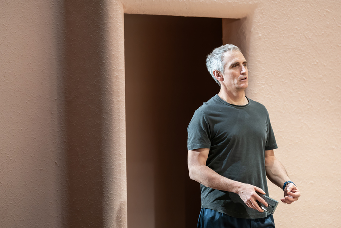 Photos: First Look at INFINITE LIFE at the National Theatre Image