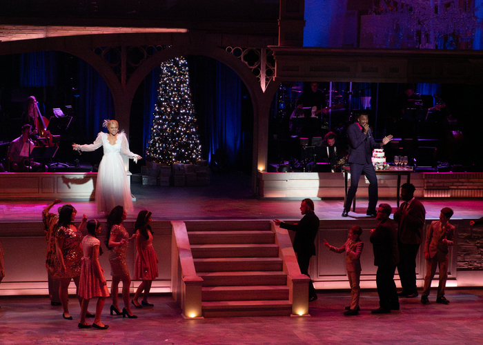 Photos: First Look at LOVE ACTUALLY LIVE at the Wallis Anneberg Image