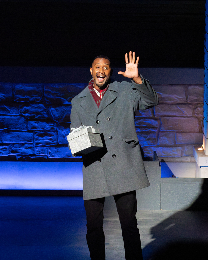 Photos: First Look at LOVE ACTUALLY LIVE at the Wallis Anneberg Image